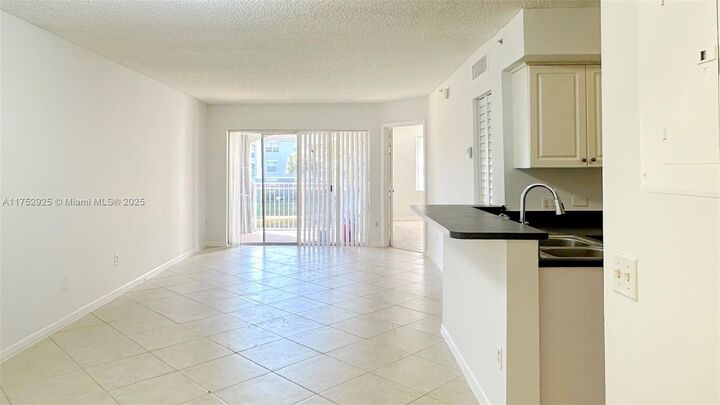 9650 NW 2nd St 4-204  Pembroke Pines FL 33024 photo