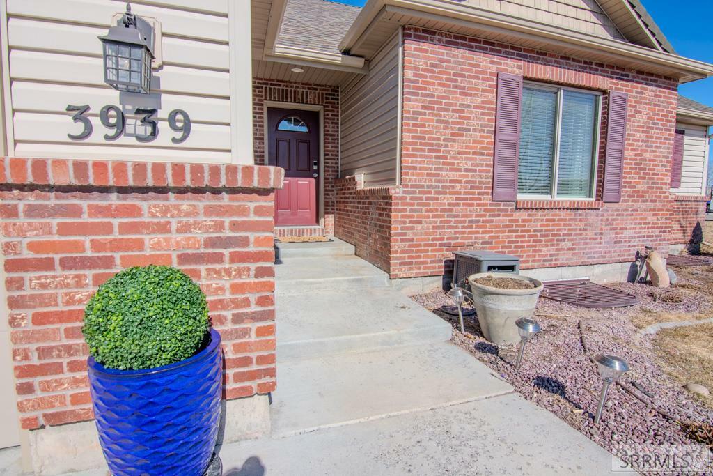 Property Photo:  3939 Deer Stream Drive  ID 83401 