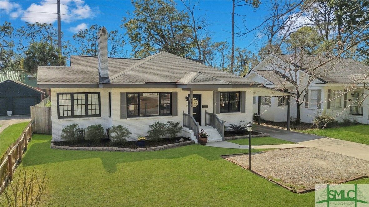 Property Photo:  217 E 60th Street  GA 31405 