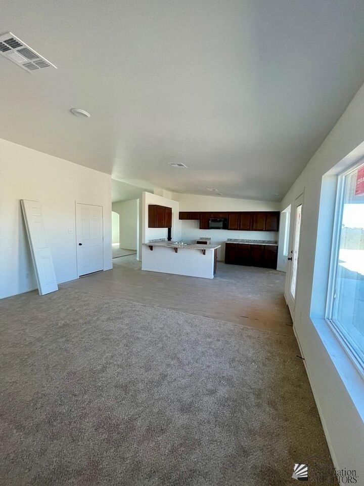 Property Photo: 7254 E 44th Pl AZ 85365