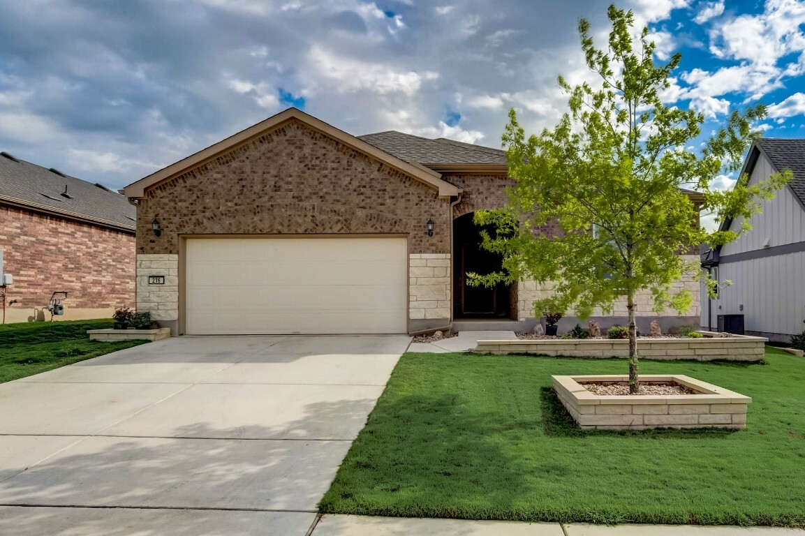 Property Photo: 216 Spanish Star Street TX 78633