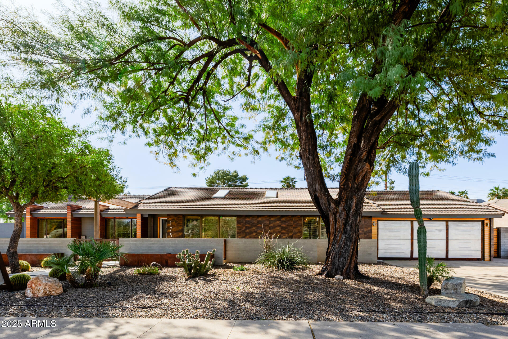 1755 W Lawrence Lane  Phoenix AZ 85021 photo
