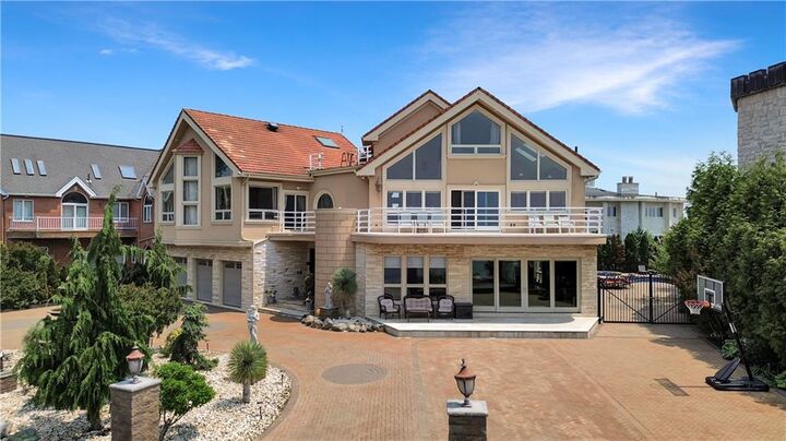 545 Arbutus Avenue  Staten  Island NY 10312 photo