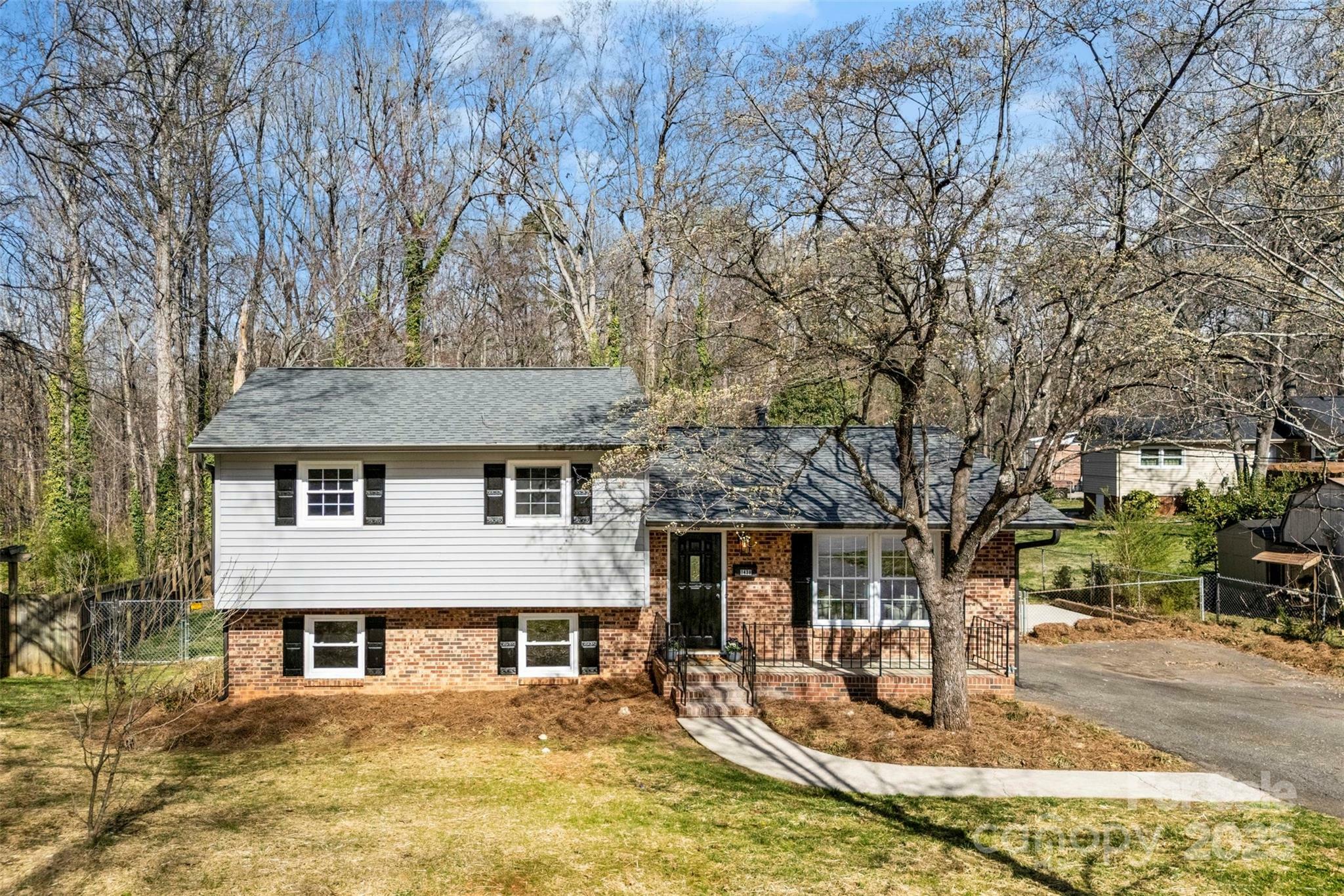 Property Photo:  1438 Ridgewood Drive  NC 28054 