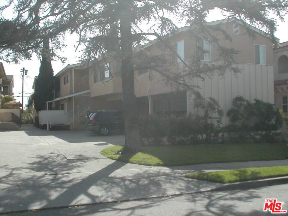 Property Photo:  1326 S Ridgeley Dr  CA 90019 