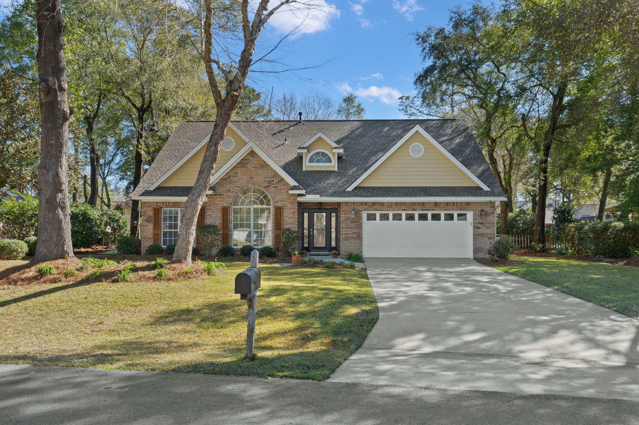 Property Photo: 1805 Huntington Road FL 32578