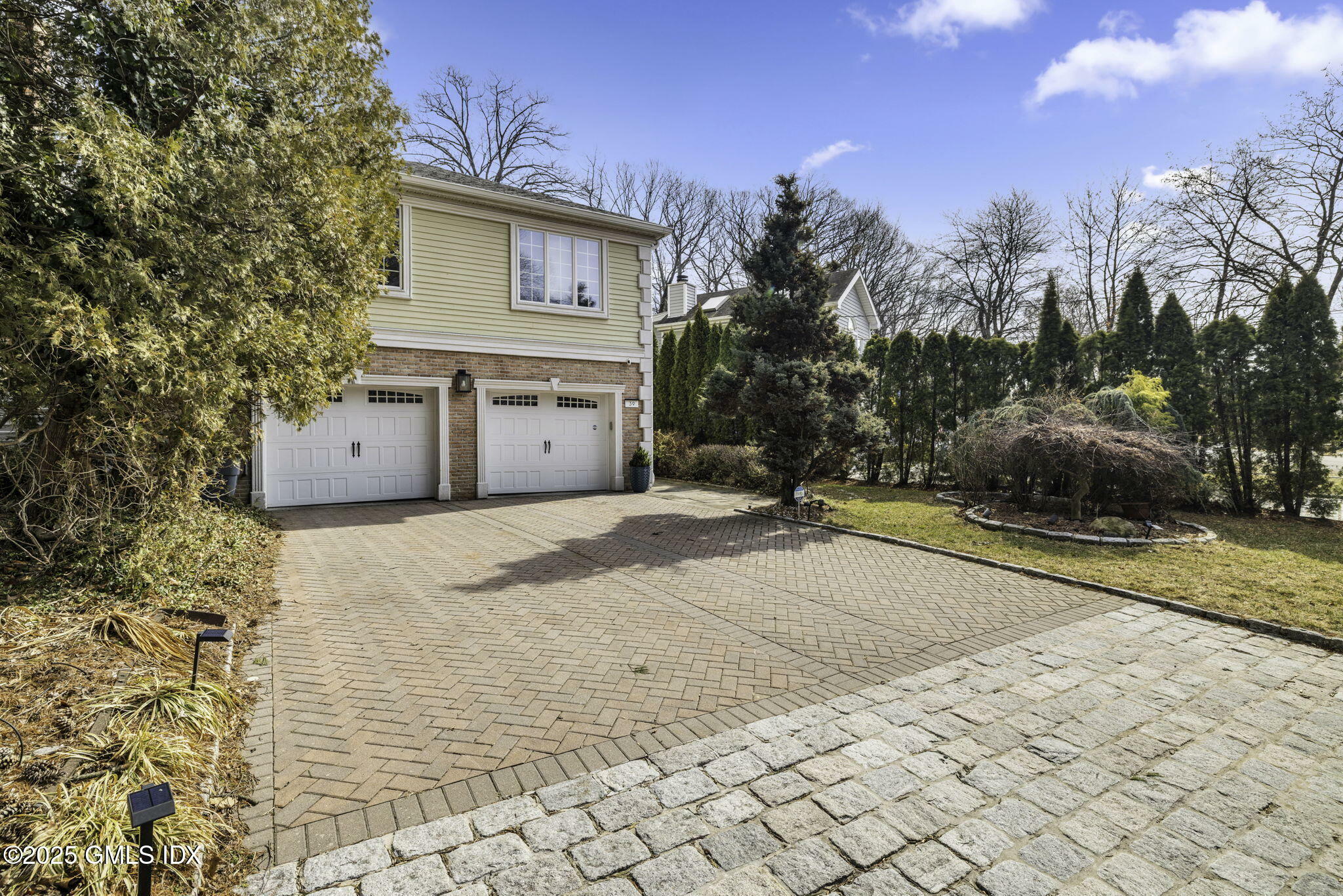 Property Photo:  39 Center Drive  CT 06870 