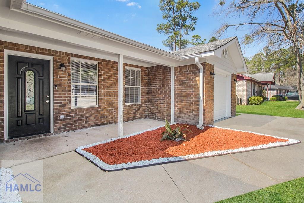 Property Photo: 834 N Brickyard Road GA 31310