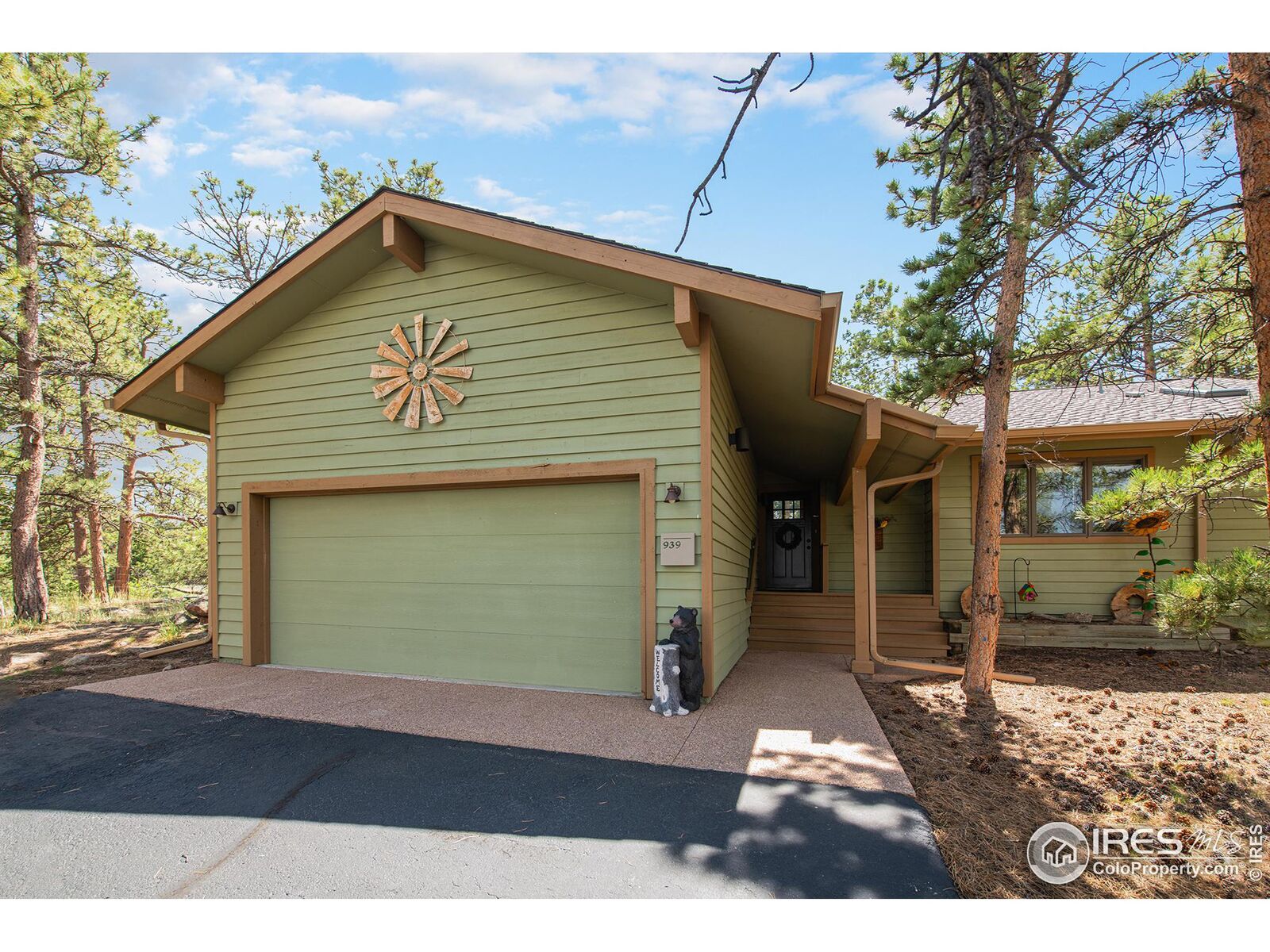 Property Photo: 939 Fox Acres Dr W CO 80545