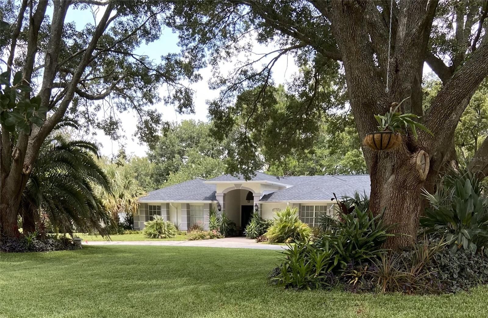 Property Photo:  1000 Florian Way  FL 34609 