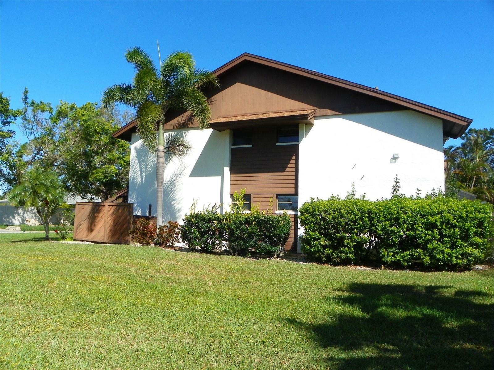 Property Photo:  6042 Red Maple Road 1001  FL 34210 