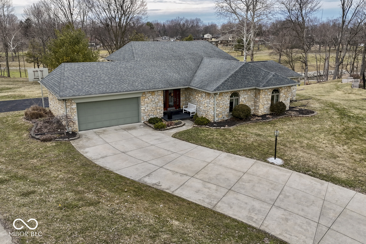 Property Photo:  2088 Golfview Court  IN 46143 