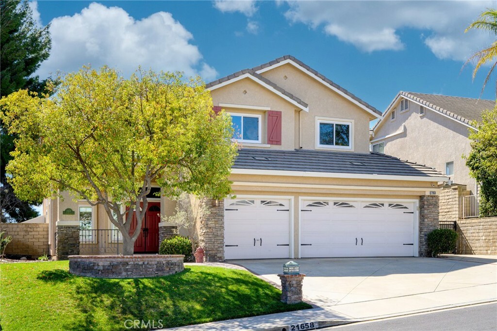Property Photo: 21658 Canyon Heights Circle CA 91390