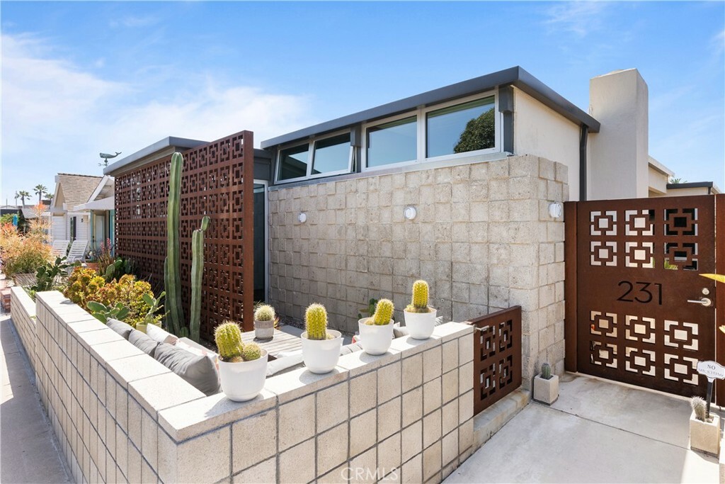 Property Photo: 231 61st Street CA 92663