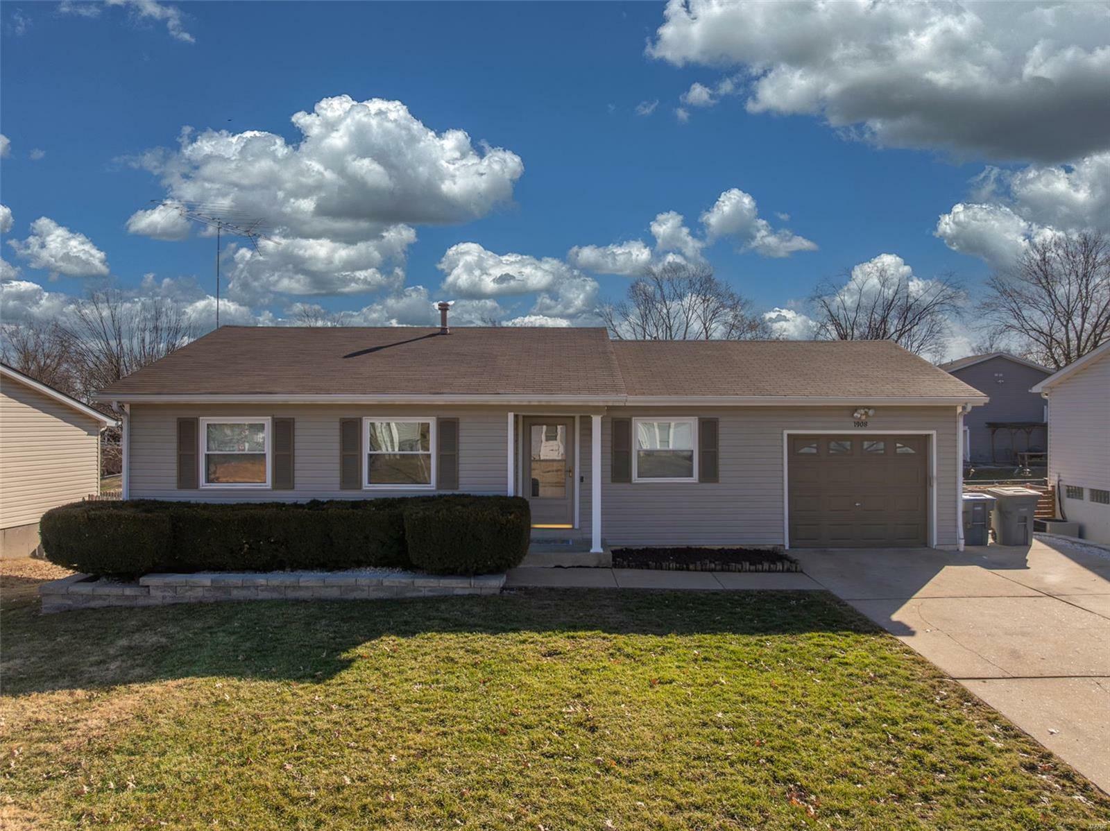 Property Photo:  1908 Autumn Hill Drive  MO 63366 