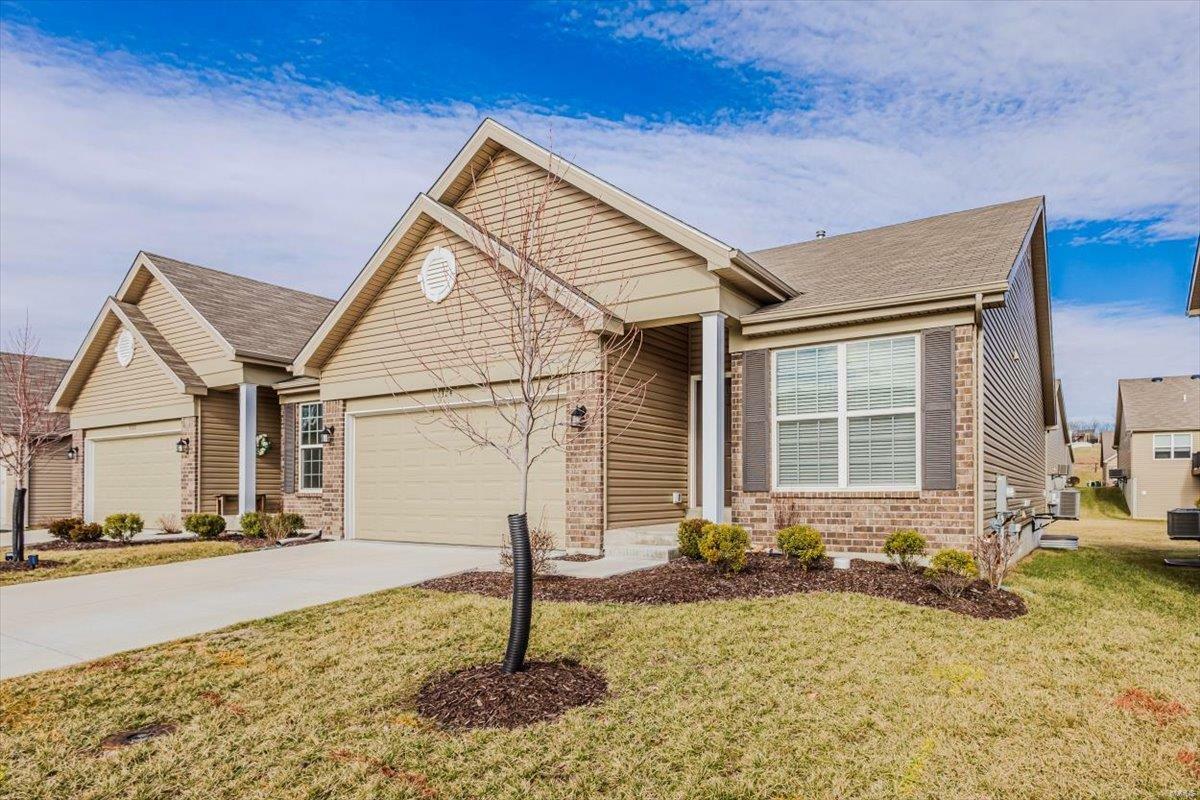 Property Photo: 5324 Lakepath Way MO 63025