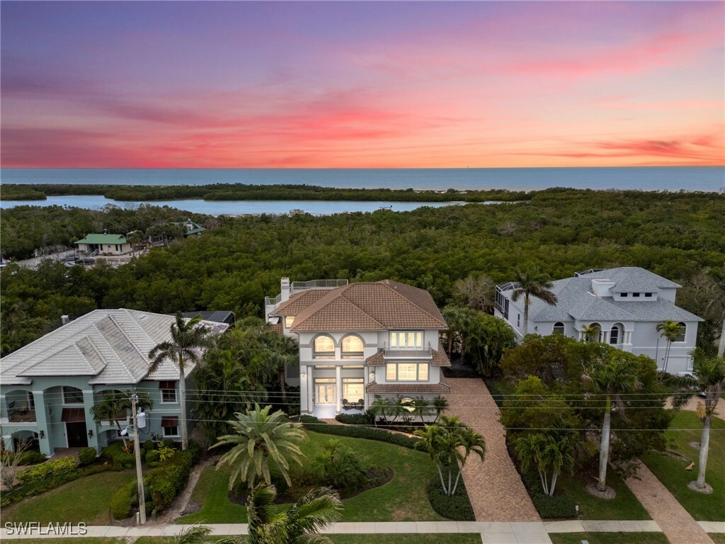 Property Photo: 516 Spinnaker Drive FL 34145