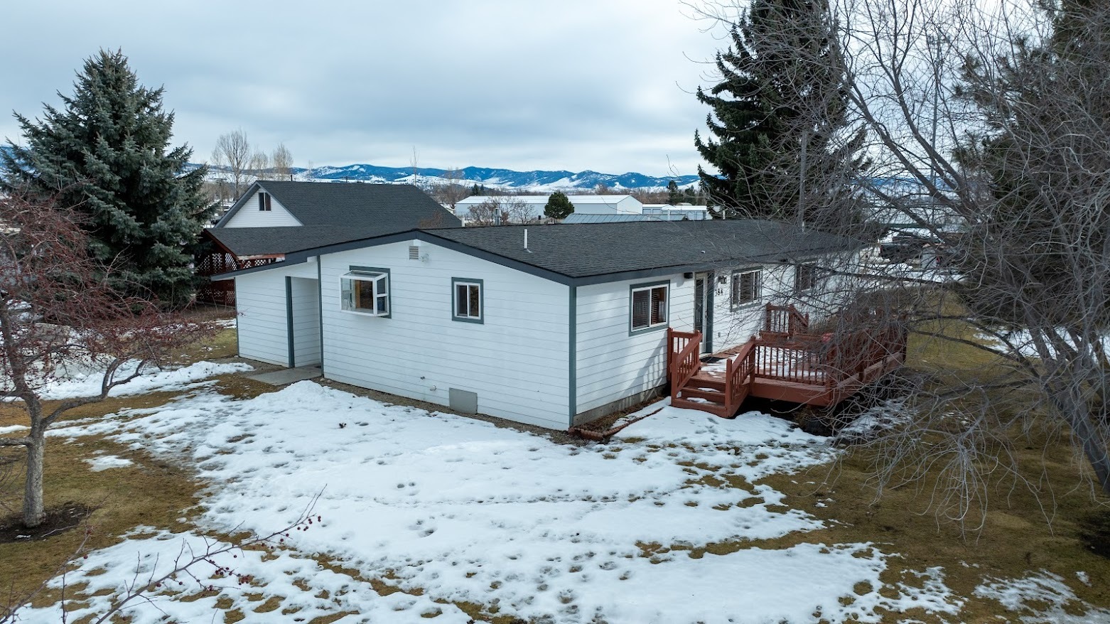 Property Photo: 384 Old Corvallis Road MT 59840