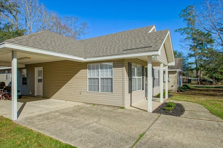Property Photo:  2304 Pelican Street  LA 70460 