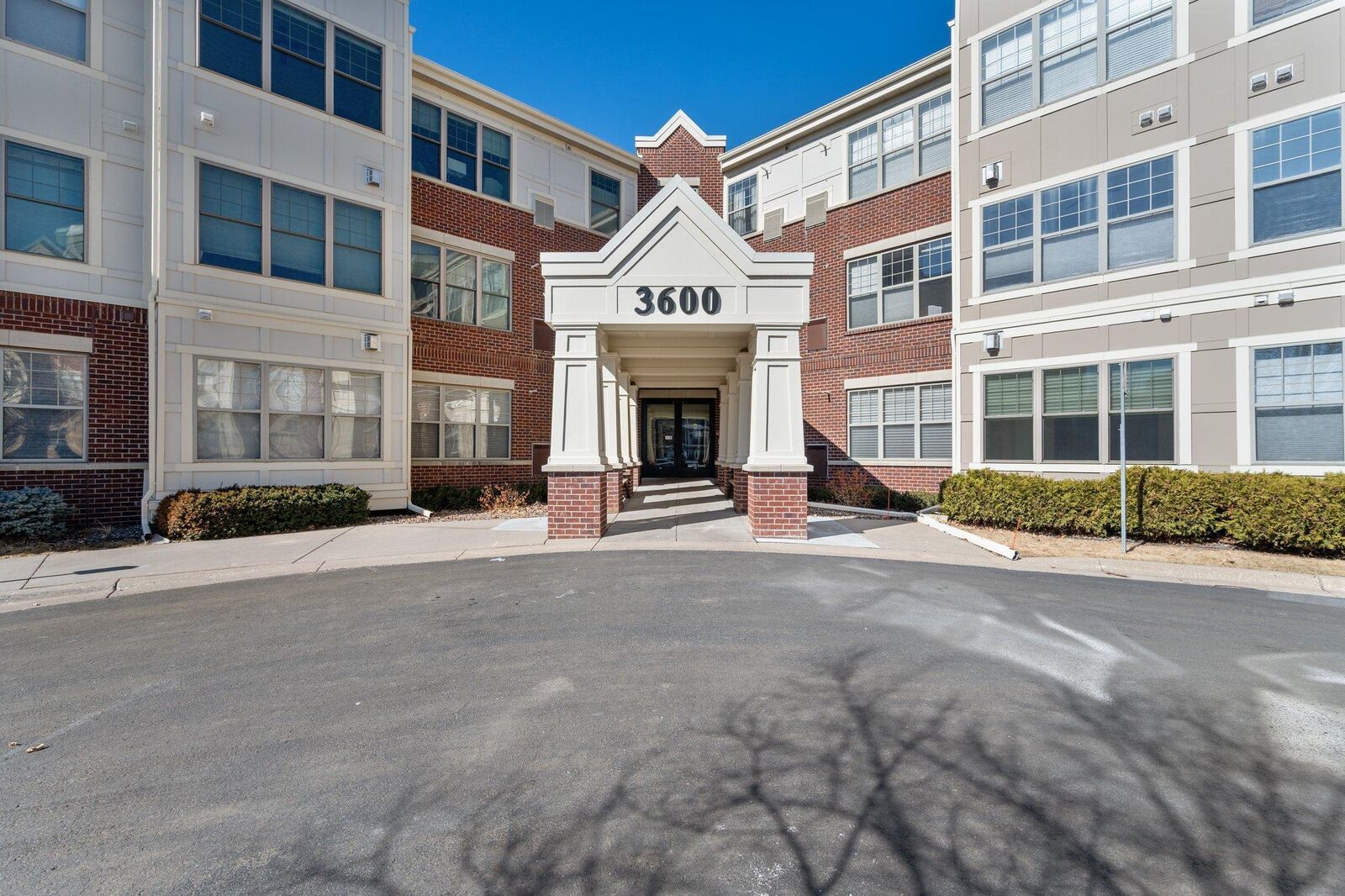 Property Photo:  3600 Wooddale Avenue S 302  MN 55416 