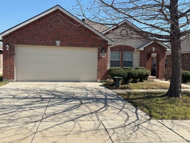 Property Photo: 12724 Foxpaw Trail TX 76244
