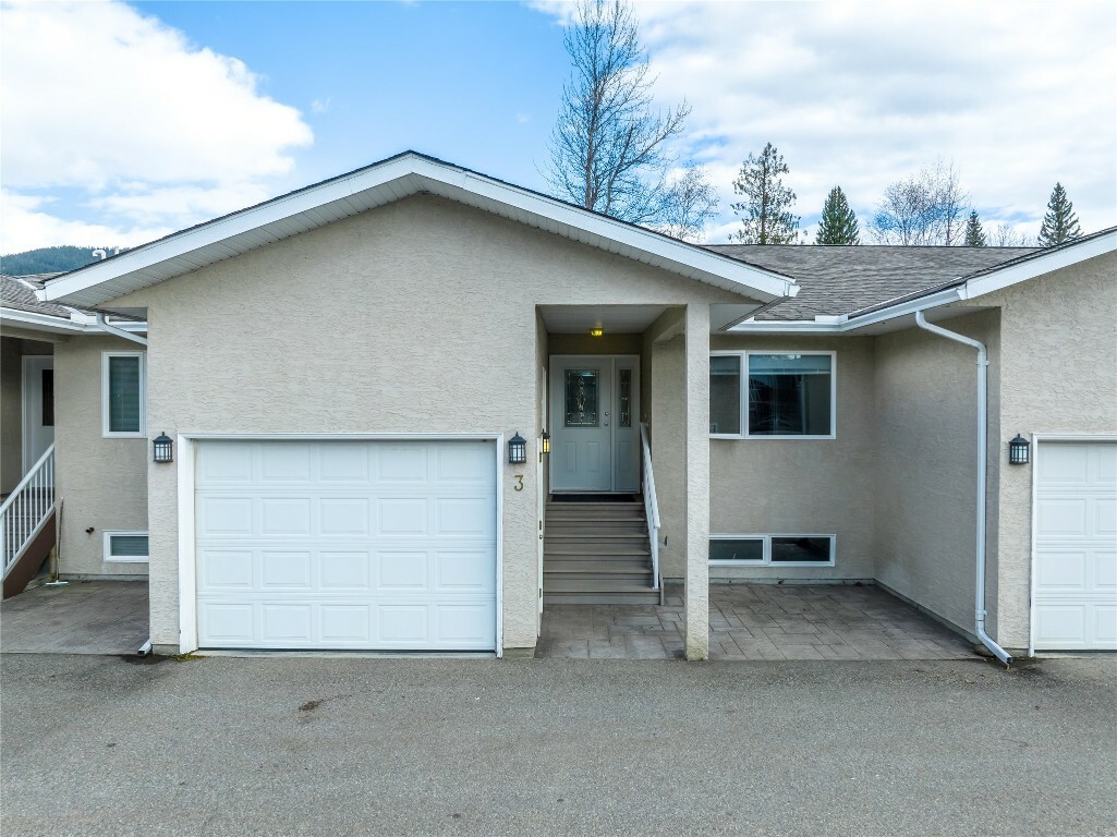 Property Photo: 151 Columbia Park Drive 3 BC V0E 2S0