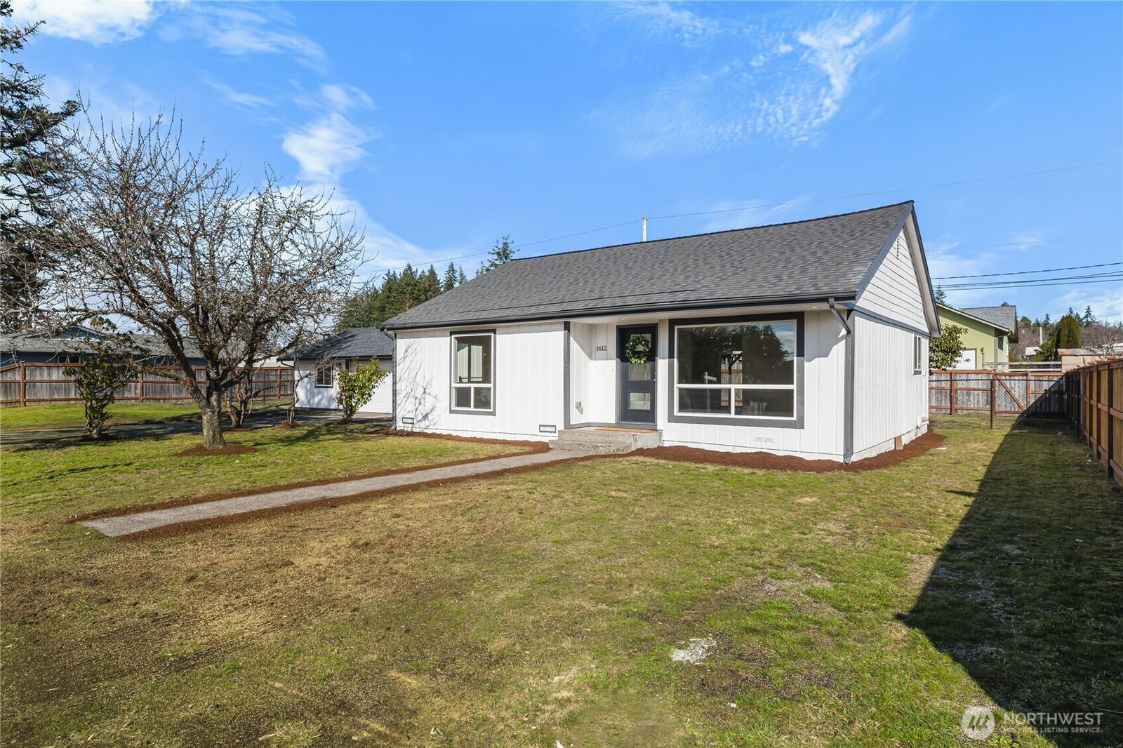 Property Photo:  1612  Washington Street  WA 98584 