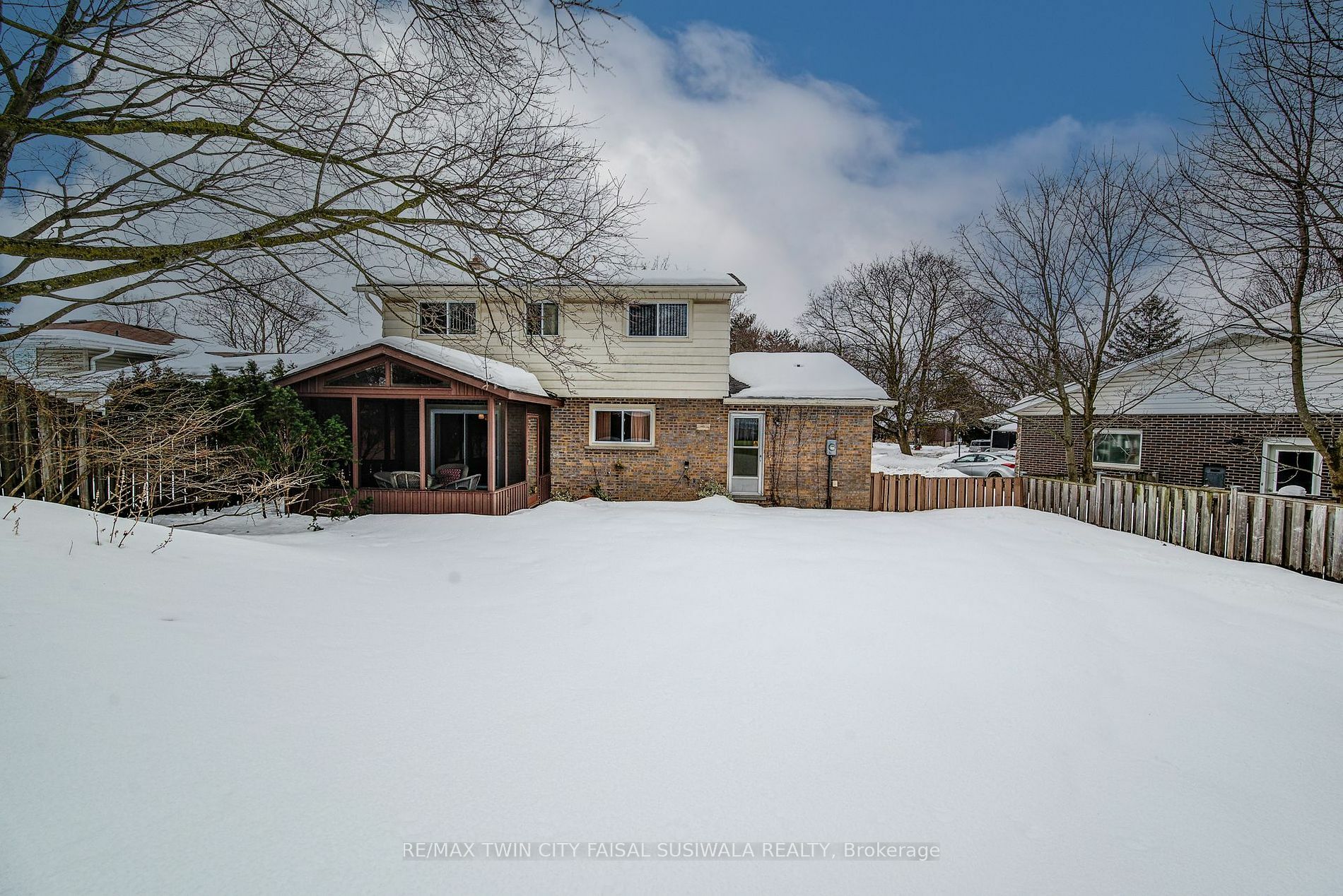 Property Photo:  21 Crestwood Dr  ON N1S 3N8 