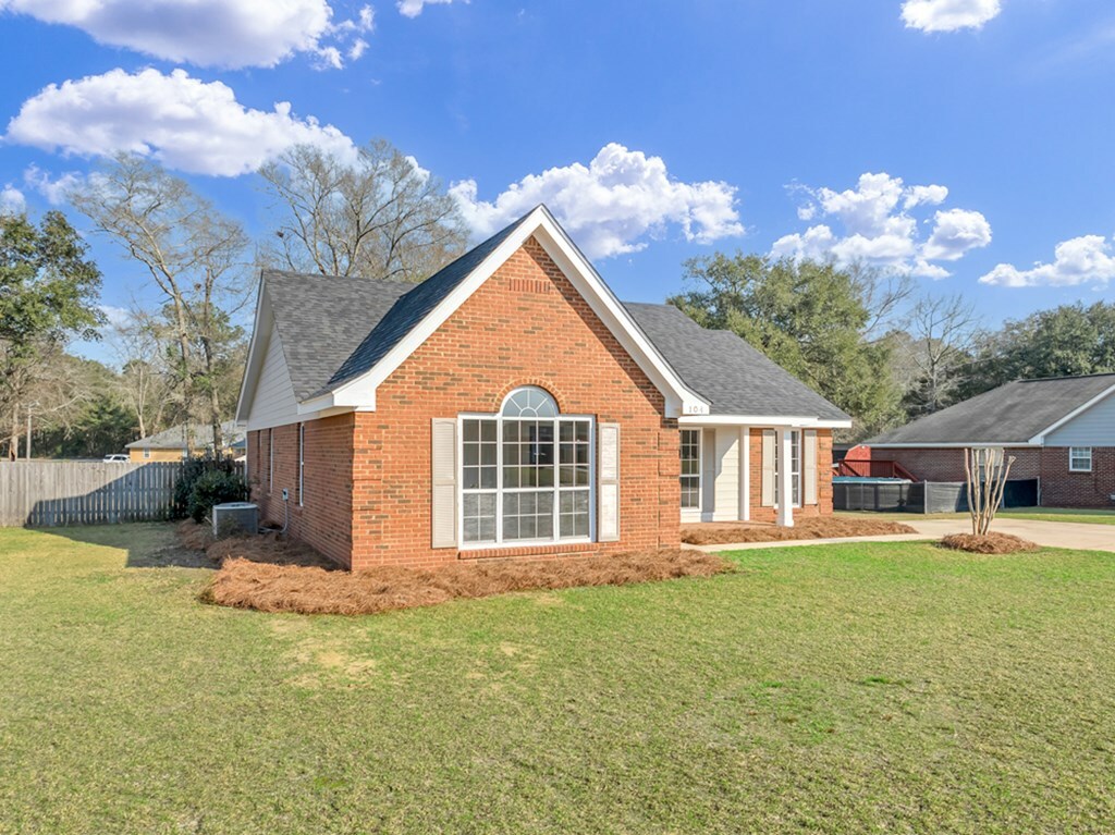 Property Photo:  104 Gaman Court  GA 31763 