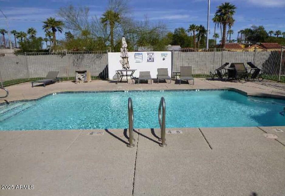 Property Photo: 925 W McDowell Road 102 AZ 85007