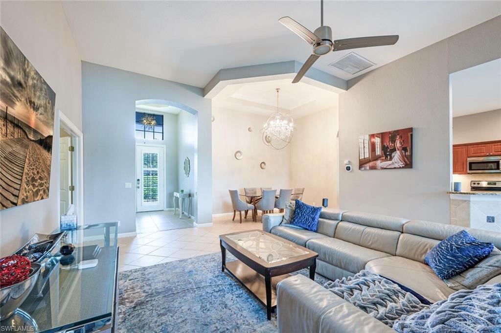 Property Photo: 15958 Delasol Ln FL 34110
