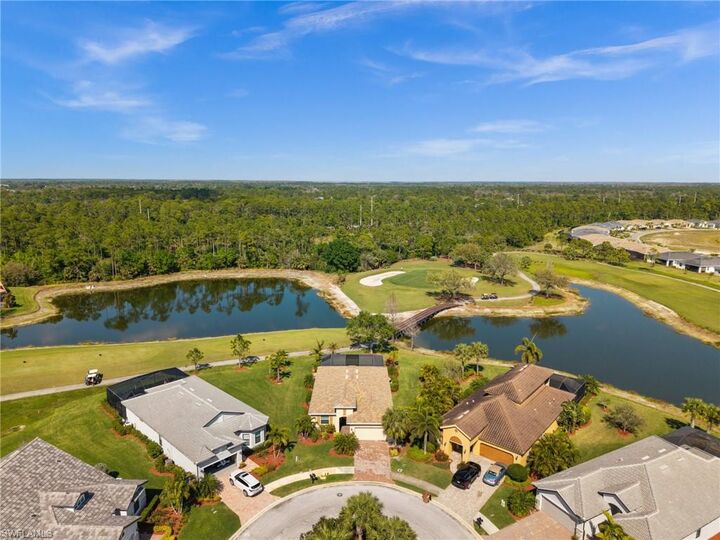 Property Photo: 3002 Walnut Grove Ln FL 33920