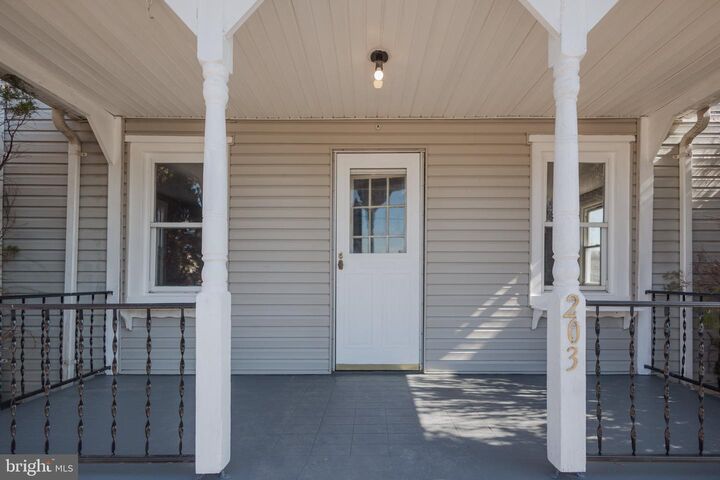 Property Photo:  203 S George Street  WV 25438 