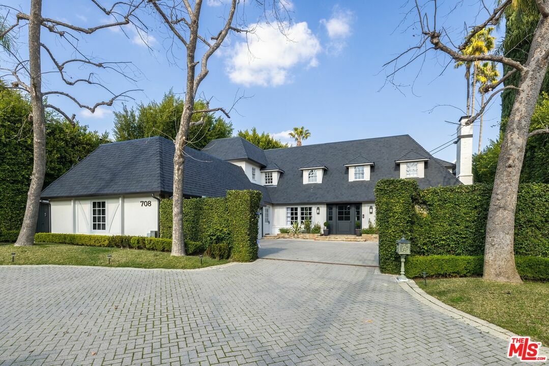 708 N Rexford Dr  Beverly Hills CA 90210 photo