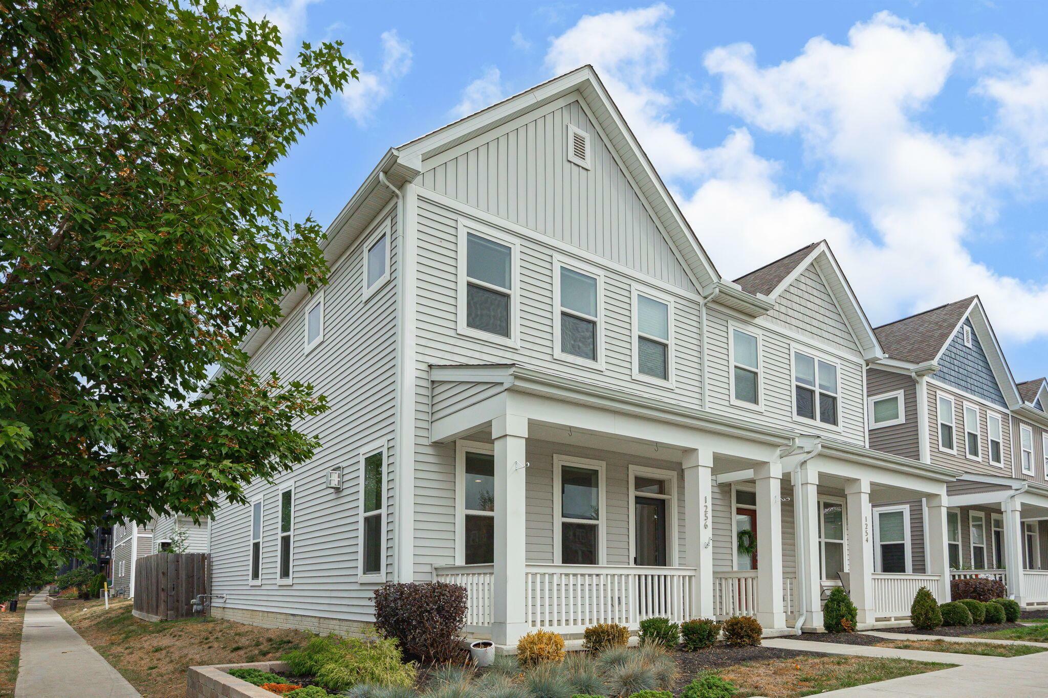 Property Photo: 1256 N Grant Avenue OH 43201