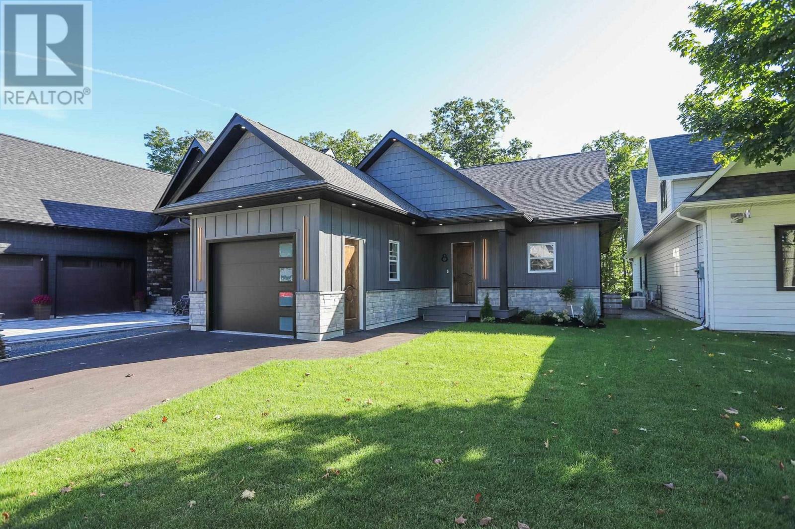 Property Photo: 8 Bluffs Dr ON P6A 0B4