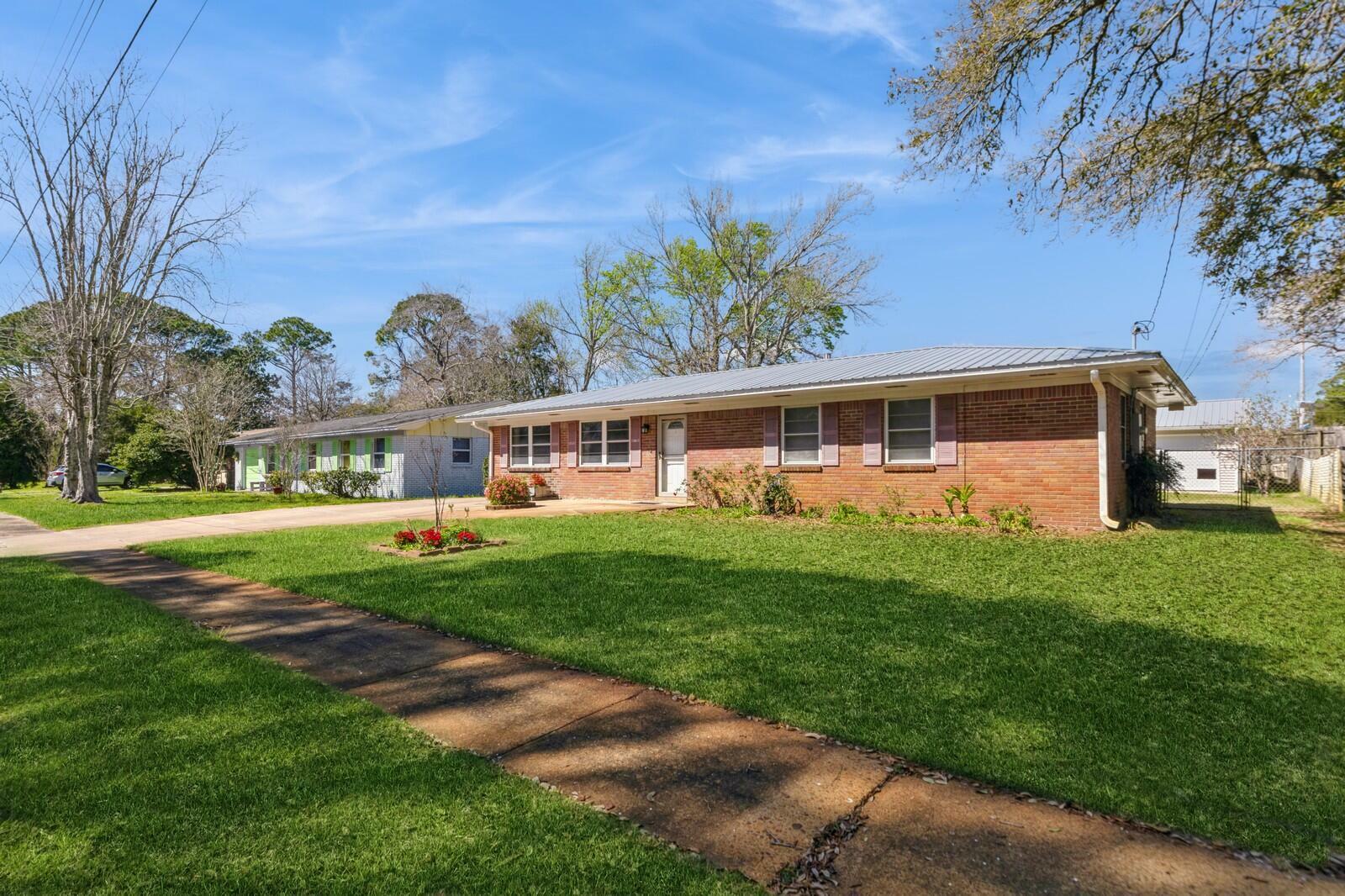 219 SW Deluna Road  Fort Walton Beach FL 32548 photo