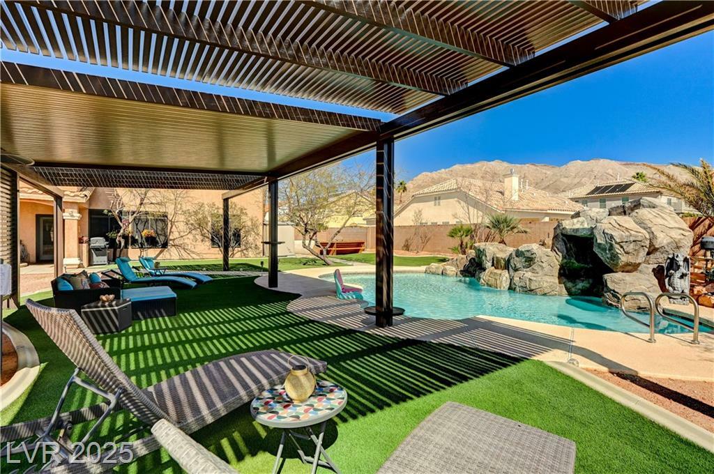 Property Photo: 6689 Sparks Avenue NV 89142