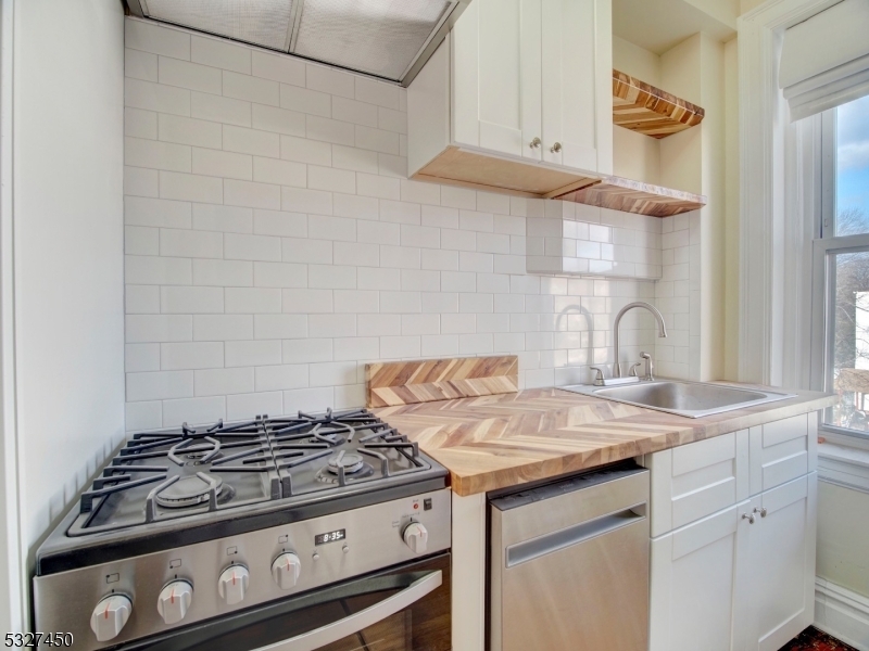 Property Photo:  225 Garfield Ave 2  NJ 07305 