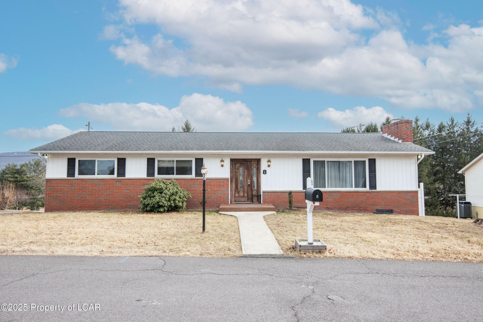 Property Photo: 8 Hillside Road PA 18219