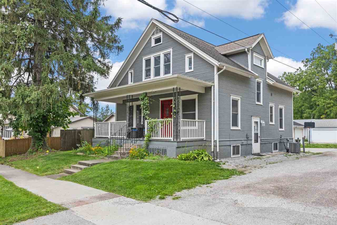 Property Photo: 415 N Governor St IA 52245