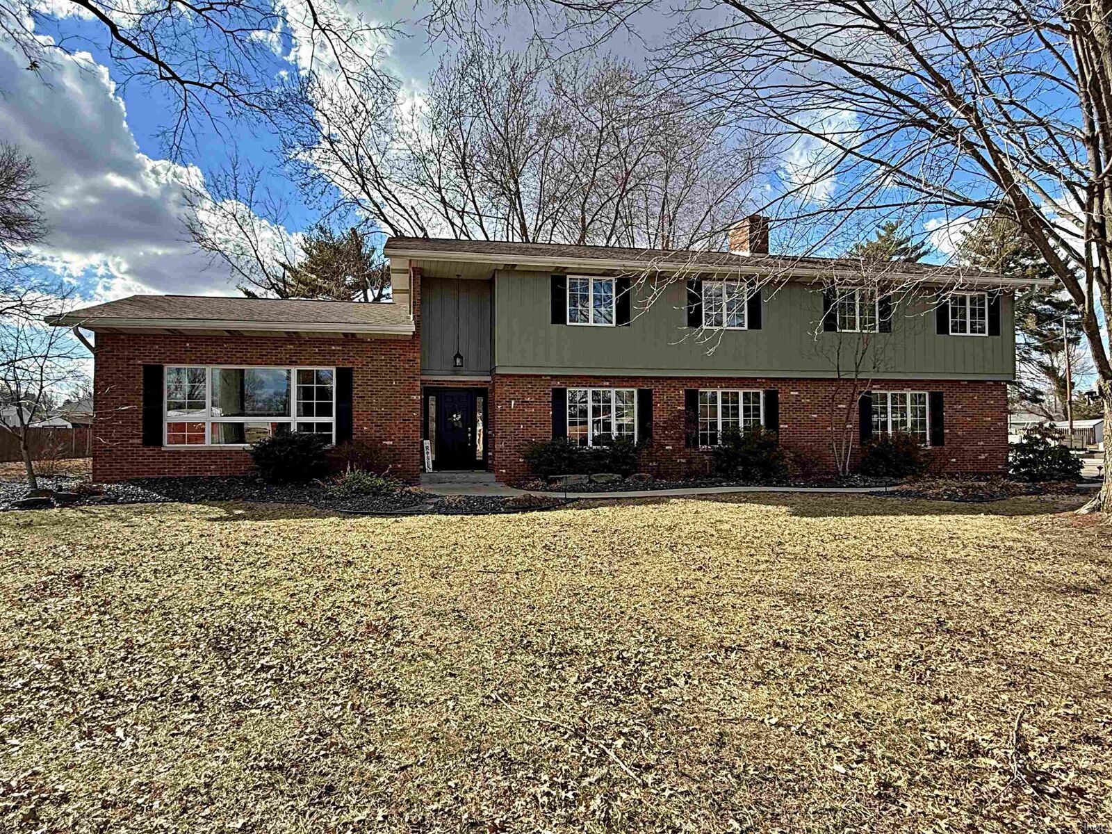 Property Photo:  1308 N White River Avenue  IN 47567 