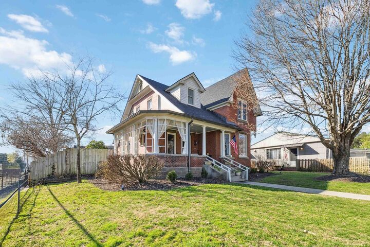 Property Photo:  202 Black Street  KY 40906 
