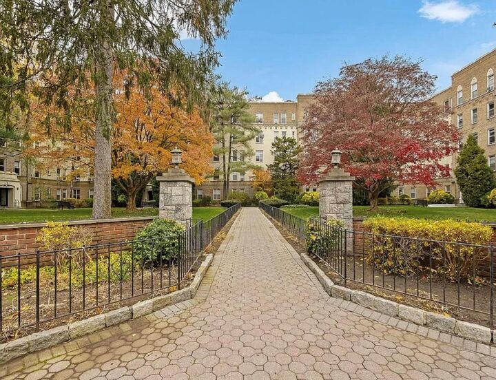Property Photo:  472 Gramatan Avenue Bldg. 3, Unit N3  NY 10552 