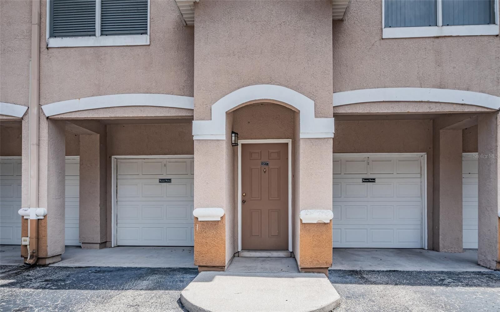 Property Photo: 10537 Villa View Circle FL 33647