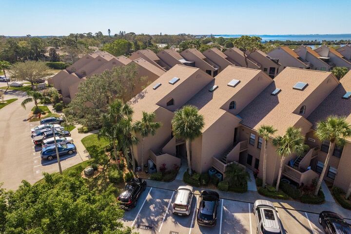 Property Photo: 351 Windrush Loop FL 34689
