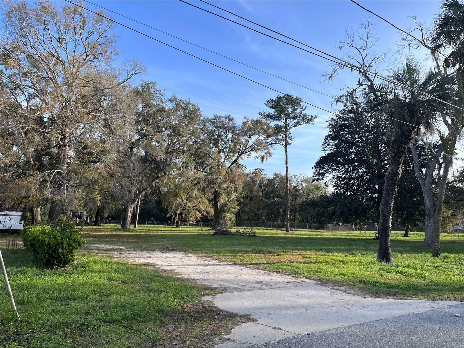 Property Photo:  13706 NW 147th Avenue  FL 32615 