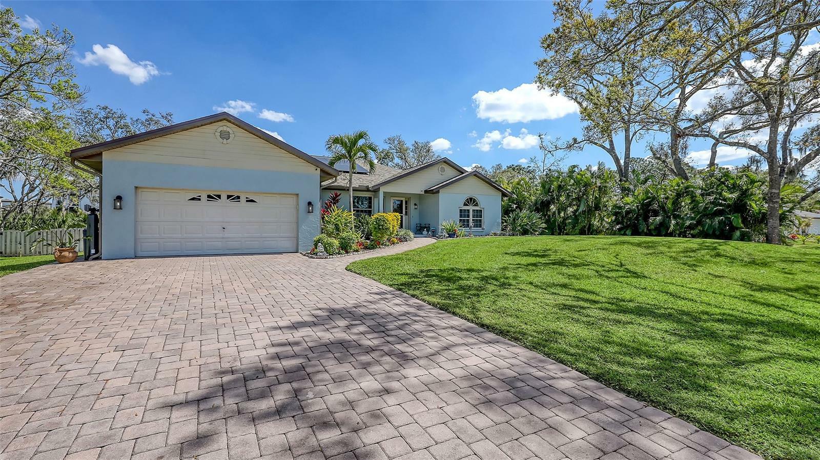 Property Photo:  6079 Ravenwood Drive  FL 34243 