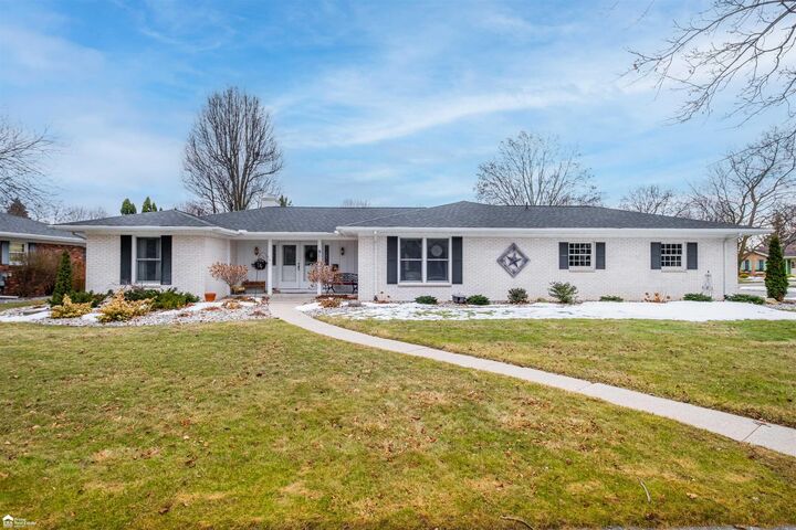 911 Eastgate Drive  Frankenmuth MI 48734 photo