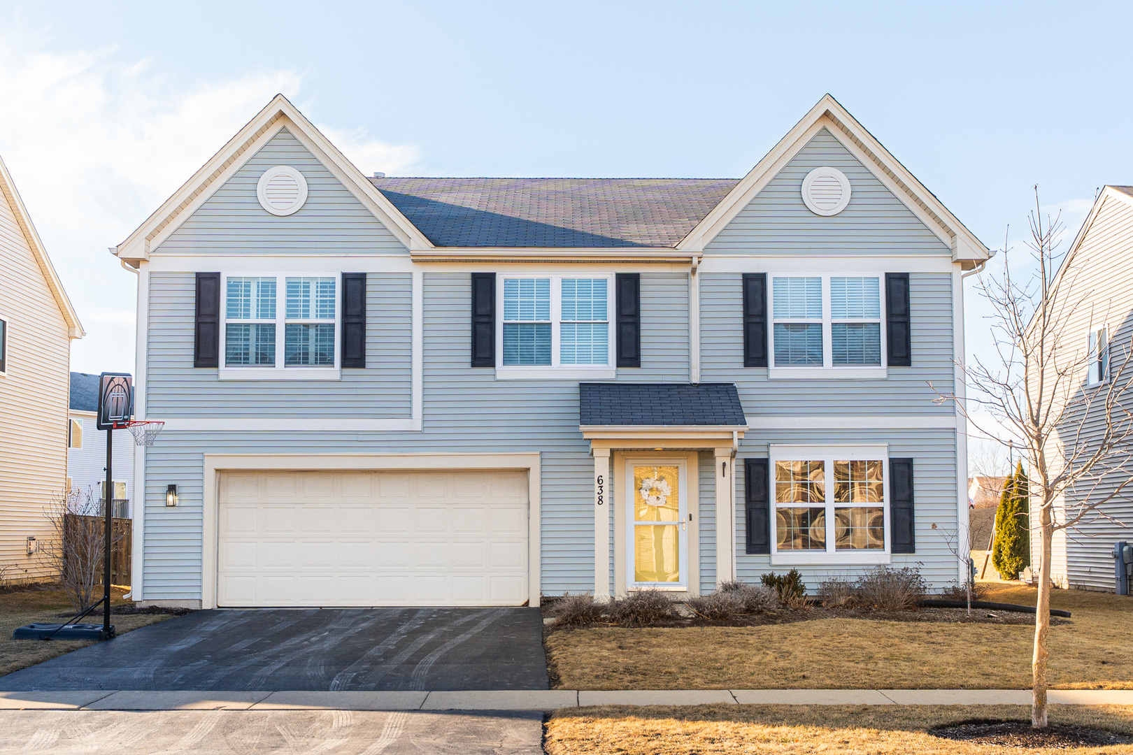 Property Photo: 638 Dover Street IL 60140